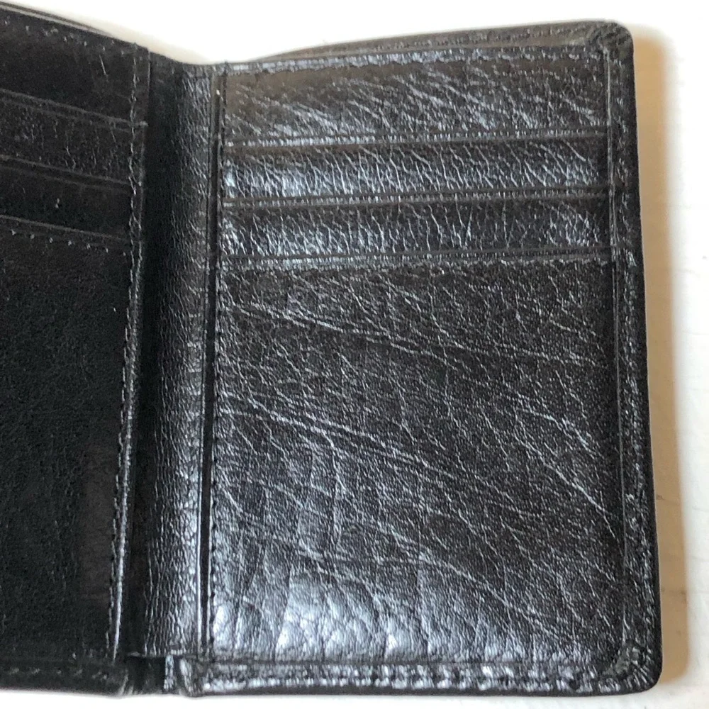 Fossil Black Tri-Fold Leather Wallet for Men, like new, pet/smoke free home